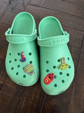 CROCS Kids Sandals in Mint Green with Character Jibbitz
